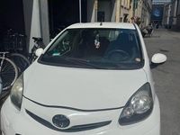 Brugt Toyota Aygo 68 HK (50 kW) 2013 Hvid Hatchback