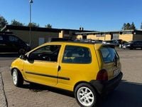 Brugt Renault Twingo 54 HK (39 kW) 1996 Gul Hatchback