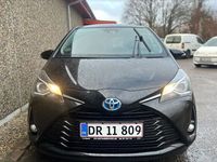 brugt Toyota Yaris Hybrid 1,5 Hybrid Premium E-CVT 100HK 5d Trinl. Gear egenskaber