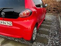 Brugt Toyota Aygo 68 HK (50 kW) 2013 Rød Hatchback