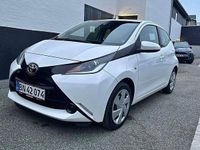 Brugt Toyota Aygo X-play 69 HK (50 kW) 2017 Hvid Hatchback
