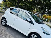 Brugt Toyota Aygo 68 HK (50 kW) 2013 Hvid Hatchback