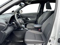brugt Toyota Yaris Cross 1,5 Hybrid Style Bi-tone 116HK 5d Trinl. Gear A++
