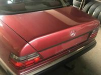 Brugt Mercedes E230 1988 N/a