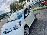 Brugt Toyota Aygo 68 HK (50 kW) 2013 Hvid Hatchback