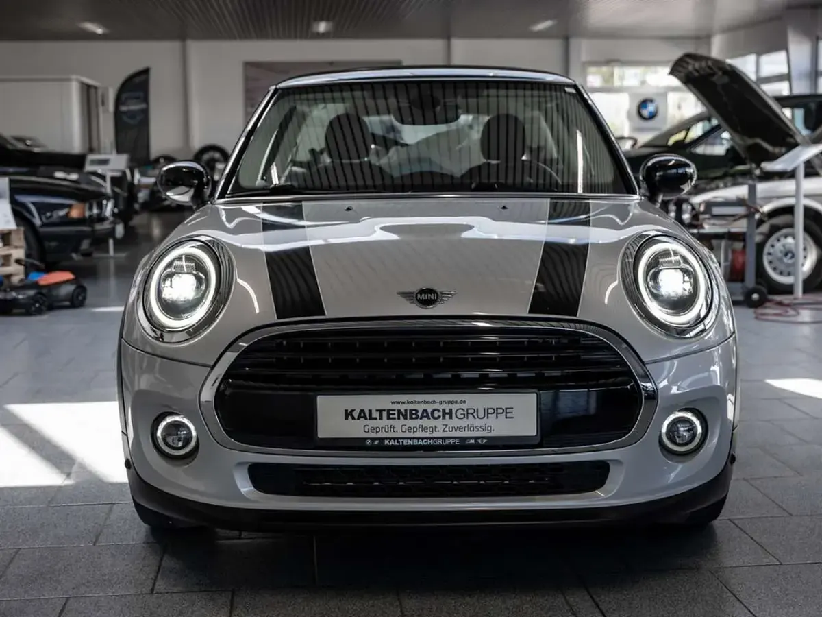 Używany Mini Cooper 136 KM (100 kW) 2019 Srebrny Hatchback