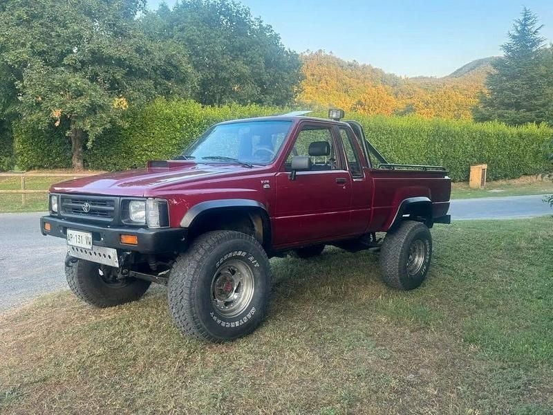 Gebraucht Toyota HiLux 86 PS (63 kW) 1998 Rot Abholung