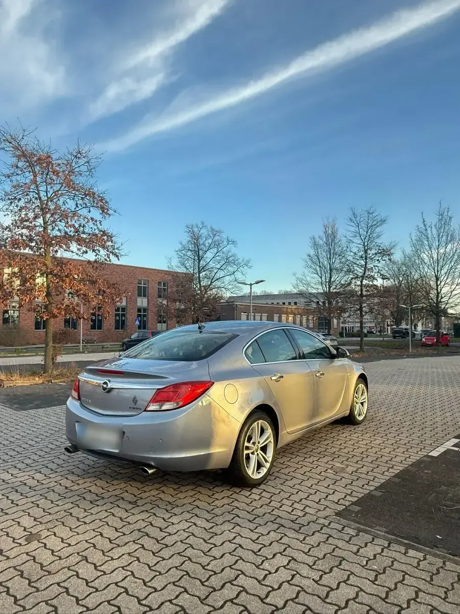 Gebraucht Opel Insignia 220 PS (161 kW) 2008 Silber Limousine