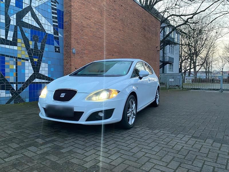 Gebraucht Seat Leon 125 PS (91 kW) 2012 Weiß Kleinwagen