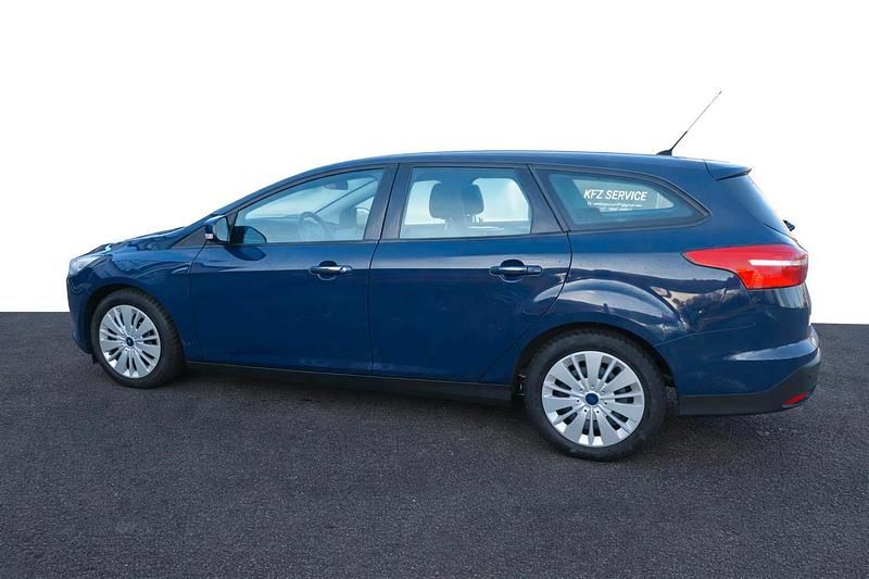 Gebraucht Ford Focus 96 PS (70 kW) 2016 Blau Kombi