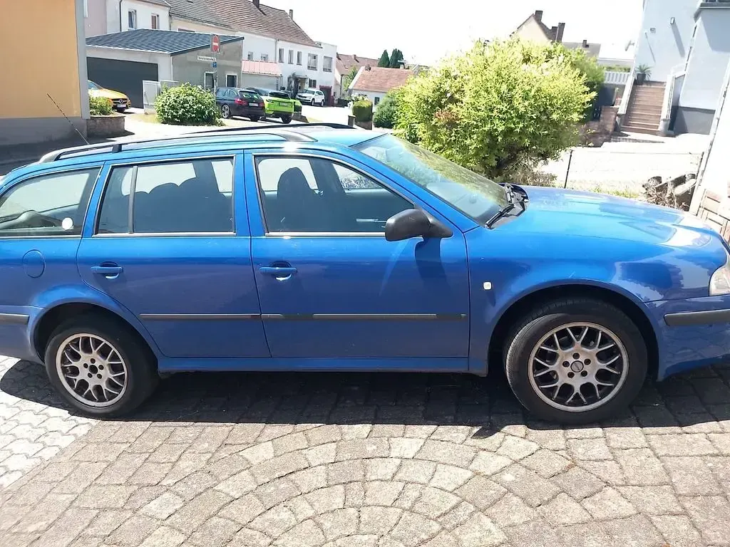 Gebraucht Skoda Octavia Tour 102 PS (75 kW) 2007 Blau Kombi