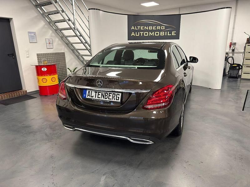 Gebraucht Mercedes C220 170 PS (125 kW) 2016 Braun Limousine