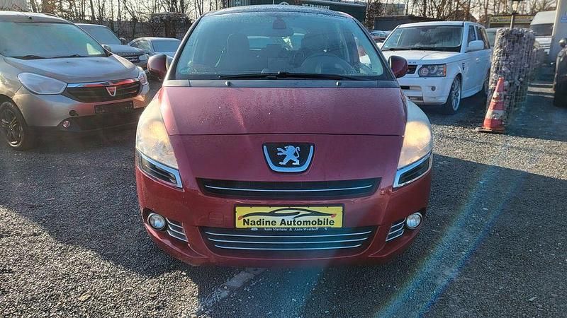 Gebraucht Peugeot 5008 Access 114 PS (83 kW) 2013 Rot Van / Kleinbus