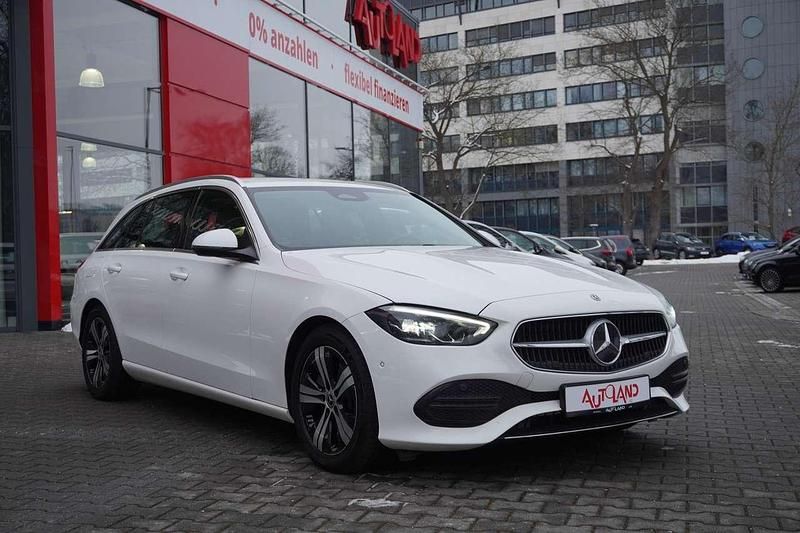 Gebraucht Mercedes C200 Avantgarde 163 PS (119 kW) 2022 Weiß Kombi