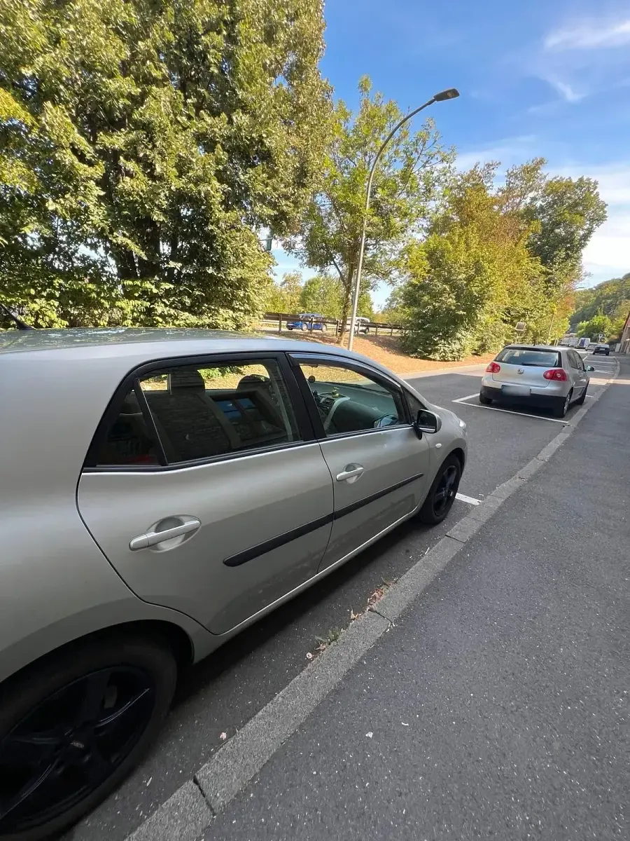Gebraucht Toyota Auris 98 PS (72 kW) 2007 Grau Kleinwagen