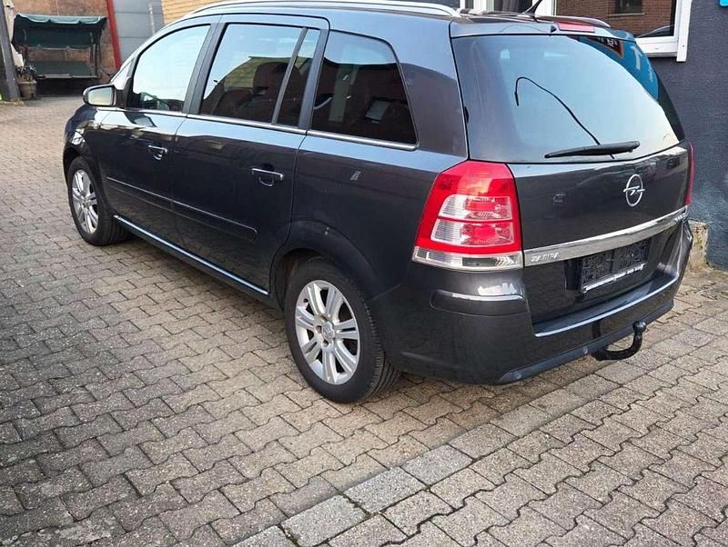 Gebraucht Opel Zafira 116 PS (85 kW) 2009 Karbongrau Van / Kleinbus
