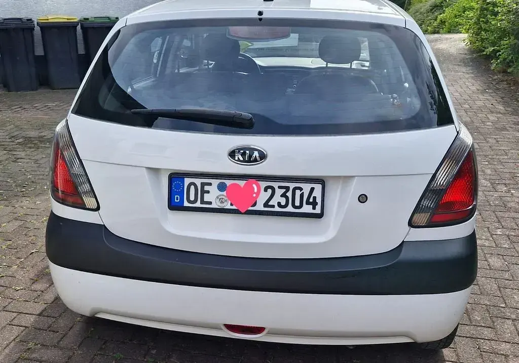 Używany Kia Rio Basis 97 KM (71 kW) 2009 Sedan/Limuzyna