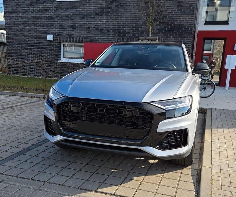 Silber Gebraucht 2022 Audi Q8 Ambiente SUV | 59.999 € (Guter Preis) - Bild 1/4