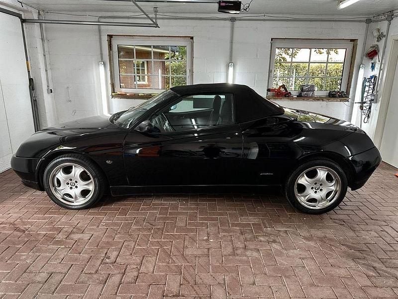 Schwarz Gebraucht 2000 Alfa Romeo Spider Cabrio | 4.990 € (Fairer Preis) - Bild 1/4