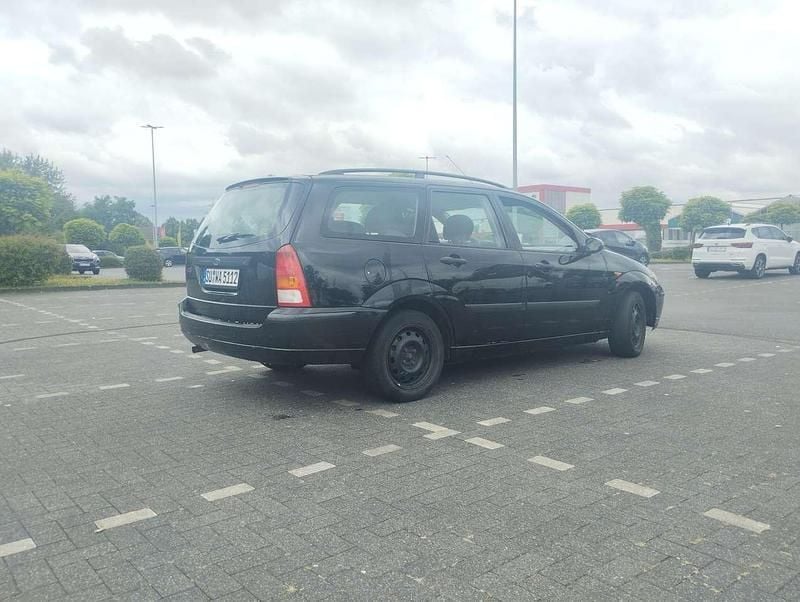 Silber Gebraucht 2003 Ford Focus Kombi | 800 € (Guter Preis) - Bild 1/4