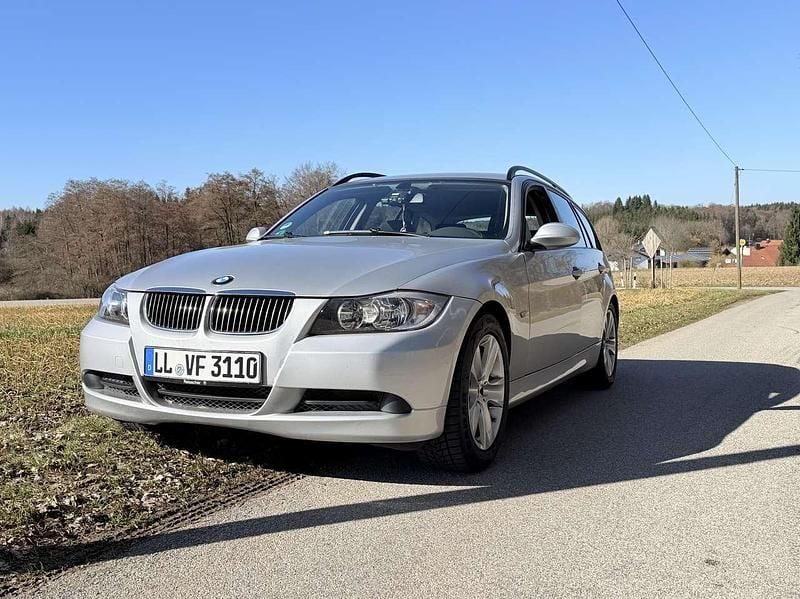Gebraucht BMW 320 163 PS (119 kW) 2005 Grau Kombi