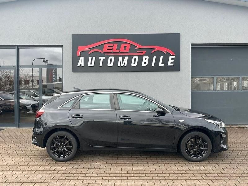 Gebraucht Kia Ceed Vision 140 PS (102 kW) 2021 Schwarz Kleinwagen