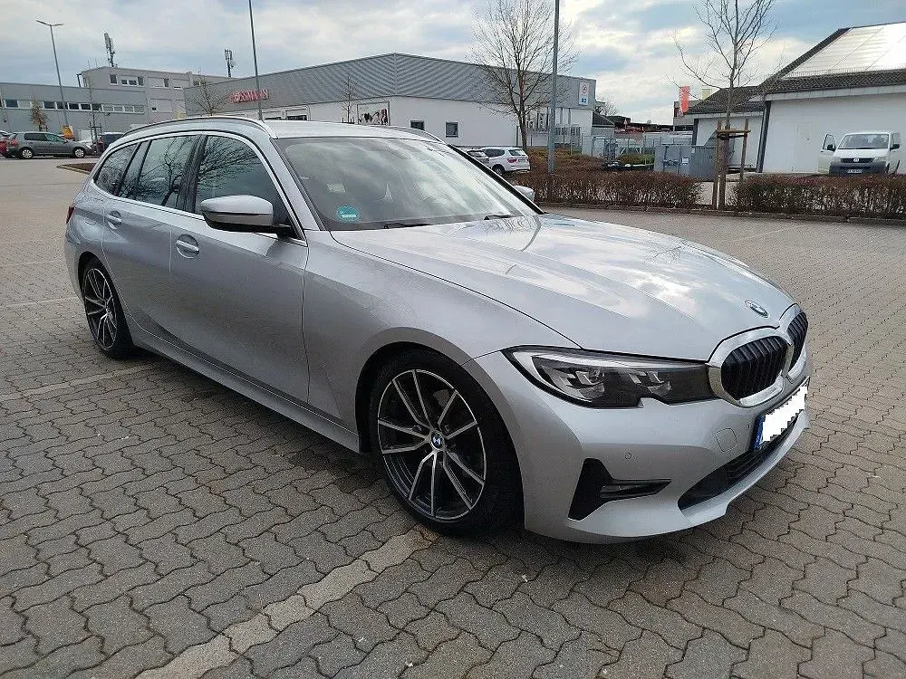 Gebraucht BMW 320 Performance 190 PS (139 kW) 2021 Silber Kombi