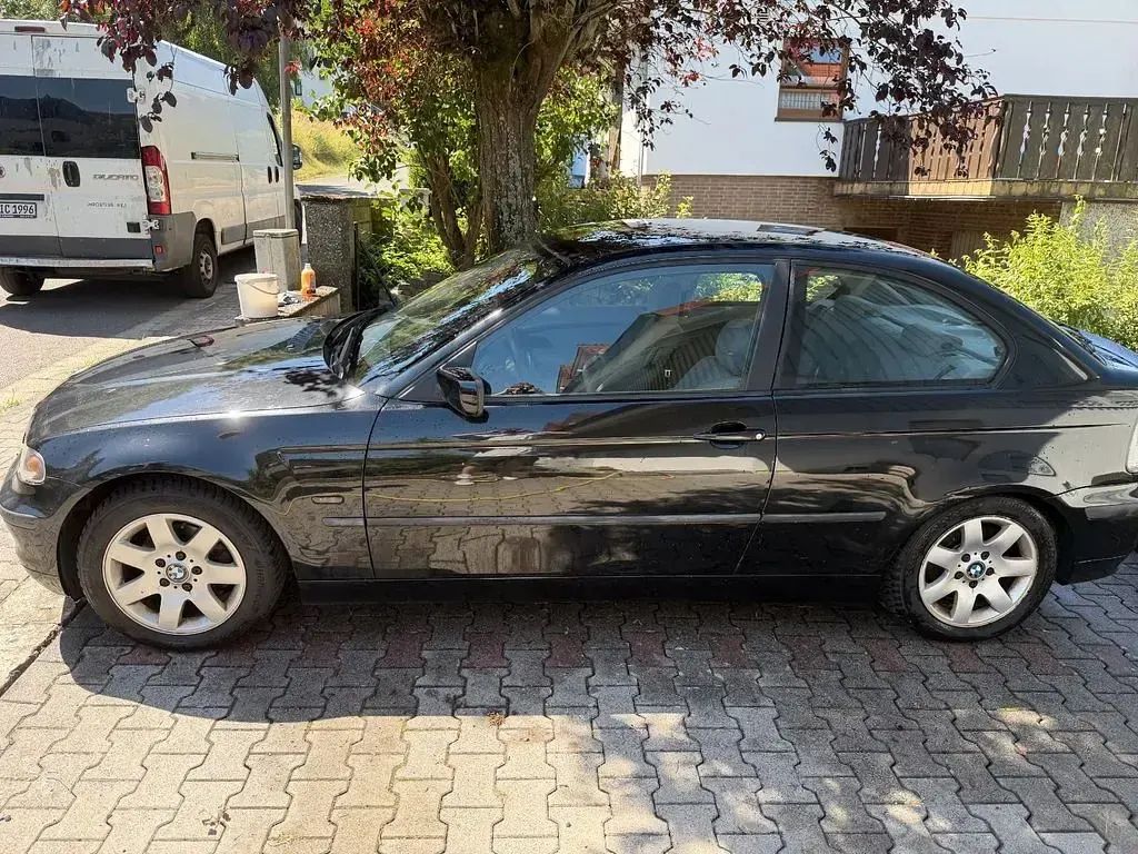 Gebraucht BMW 316 116 PS (85 kW) 2001 Schwarz Limousine