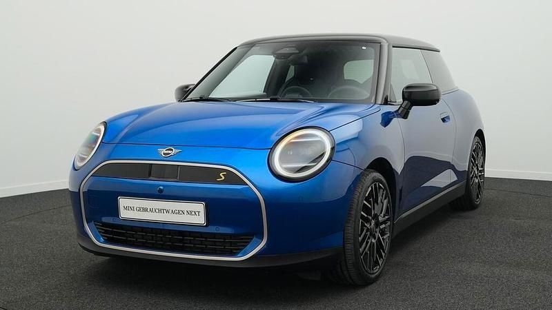 Second-hand Mini Cooper SE 160 kW (218 CP) 2024 Albastru Hatchback