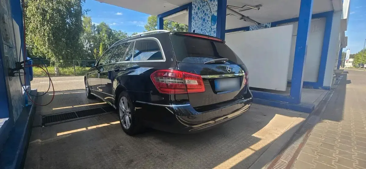 Gebraucht Mercedes E220 170 PS (125 kW) 2011 Schwarz Kombi