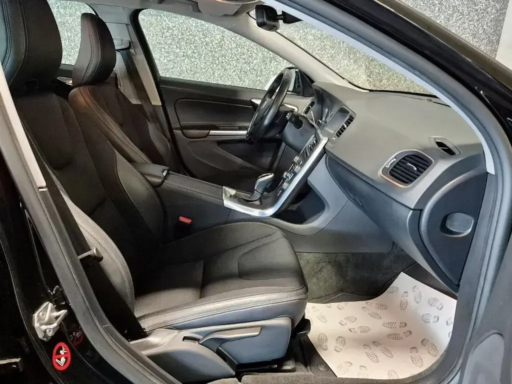 Gebraucht Volvo V60 CC 150 PS (110 kW) 2016 Schwarz Kombi