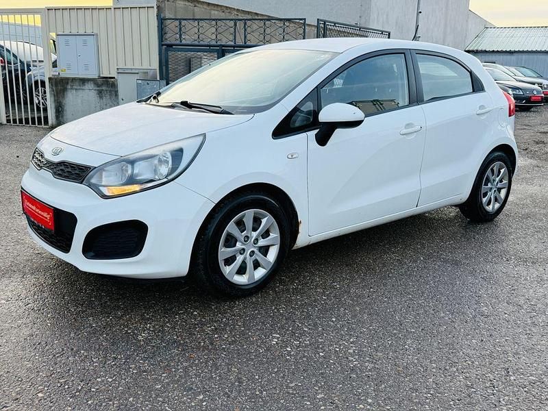 Gebraucht Kia Rio 86 PS (63 kW) 2011 Weiß Limousine