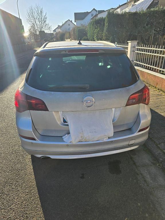 Gebraucht Opel Astra Edition 160 PS (117 kW) 2011 Grau Kombi