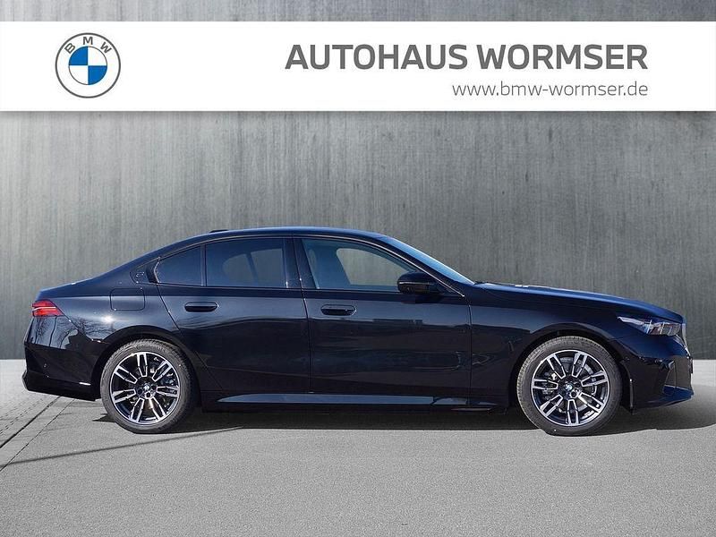 Neu BMW 530e Performance 299 PS (219 kW) 2026 Schwarz Limousine