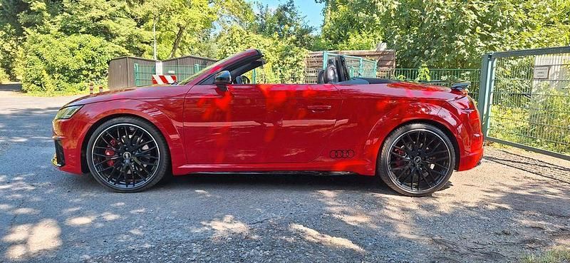 Gebraucht Audi TT Roadster Ambiente 320 PS (235 kW) 2023 Rot Cabrio