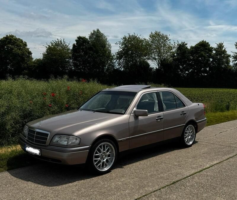 Gold Gebraucht 1994 Mercedes C180 Limousine | 4.500 € - Bild 1/4