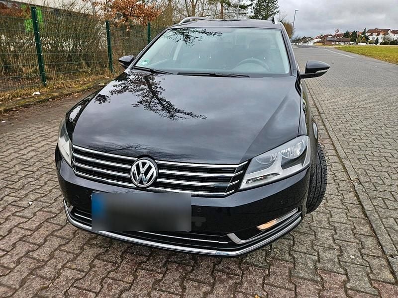 Gebraucht VW Passat Highline 140 PS (102 kW) 2013 Schwarz Kombi