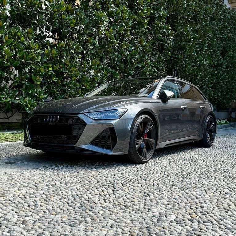 Grau Gebraucht 2023 Audi RS6 Performance Kombi | 117.995 € (Superpreis) - Bild 1/4
