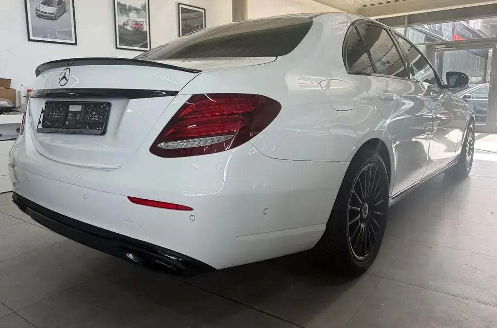 Gebraucht Mercedes E350 258 PS (189 kW) 2018 Weiß Limousine