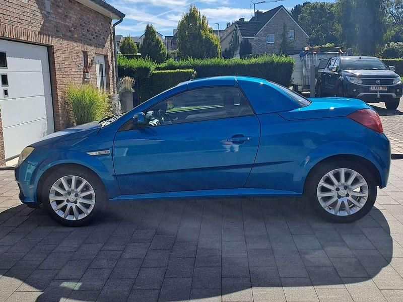 Gebraucht Opel Tigra 90 PS (66 kW) 2009 Blau Cabrio