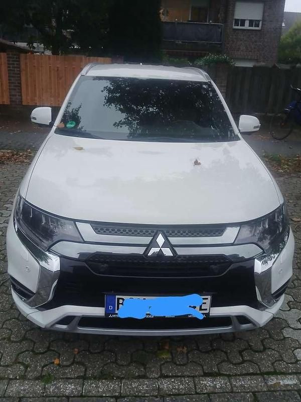 Gebraucht Mitsubishi Outlander P-HEV Diamant Edition 135 PS (99 kW) 2019 Weiß SUV
