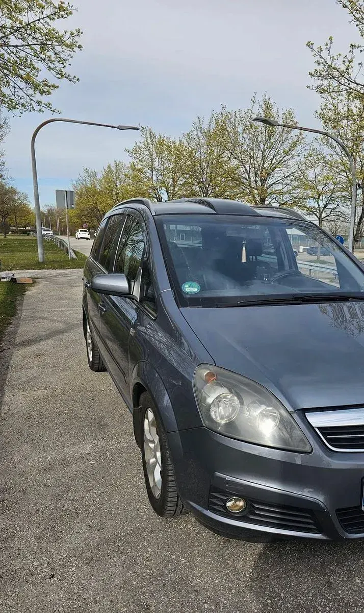 Gebraucht Opel Zafira Edition+ 150 PS (110 kW) 2006 Schwarz Van / Kleinbus