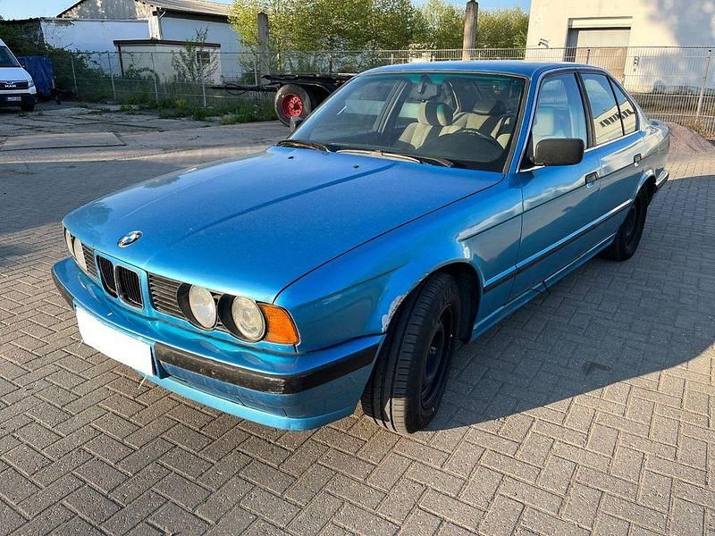 Gebraucht BMW 525 116 PS (85 kW) 1993 Blau Limousine