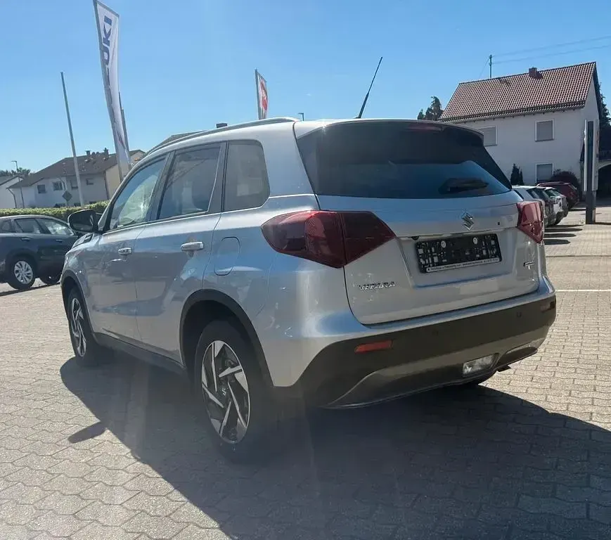 Neu Suzuki Vitara Comfort+ 129 PS (94 kW) 2025 Silber SUV