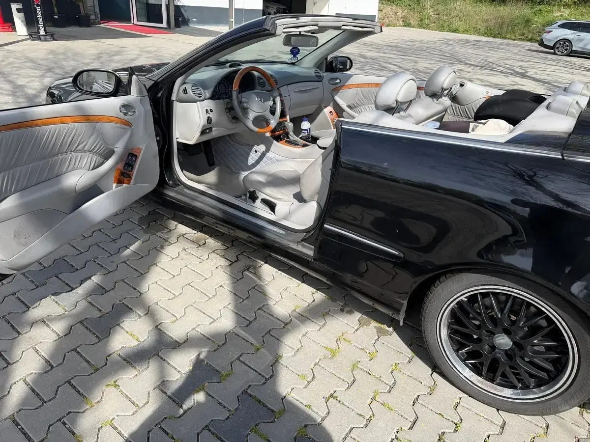 Gebraucht Mercedes CLK320 218 PS (160 kW) 2003 Schwarz Cabrio