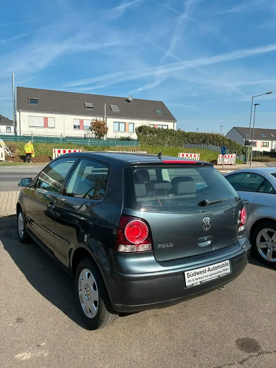 Gebraucht VW Polo 60 PS (44 kW) 2009 Grau Kleinwagen