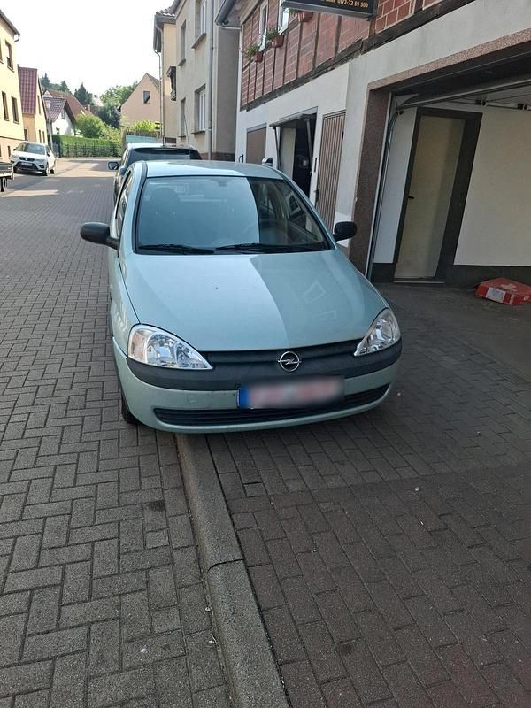 Grün Gebraucht 2001 Opel Corsa Kleinwagen | 400 € (Superpreis) - Bild 1/4