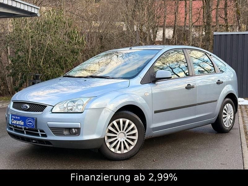 Gebraucht Ford Focus Trend 101 PS (74 kW) 2006 Blau Kleinwagen