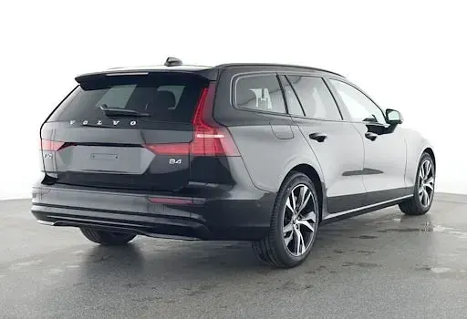 Gebraucht Volvo V60 Plus 197 PS (144 kW) 2025 Onyx schwarz Kombi