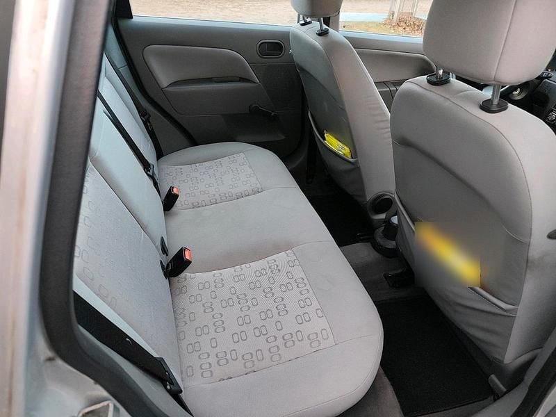 Gebraucht Ford Fiesta 80 PS (58 kW) 2002 Silber Kleinwagen